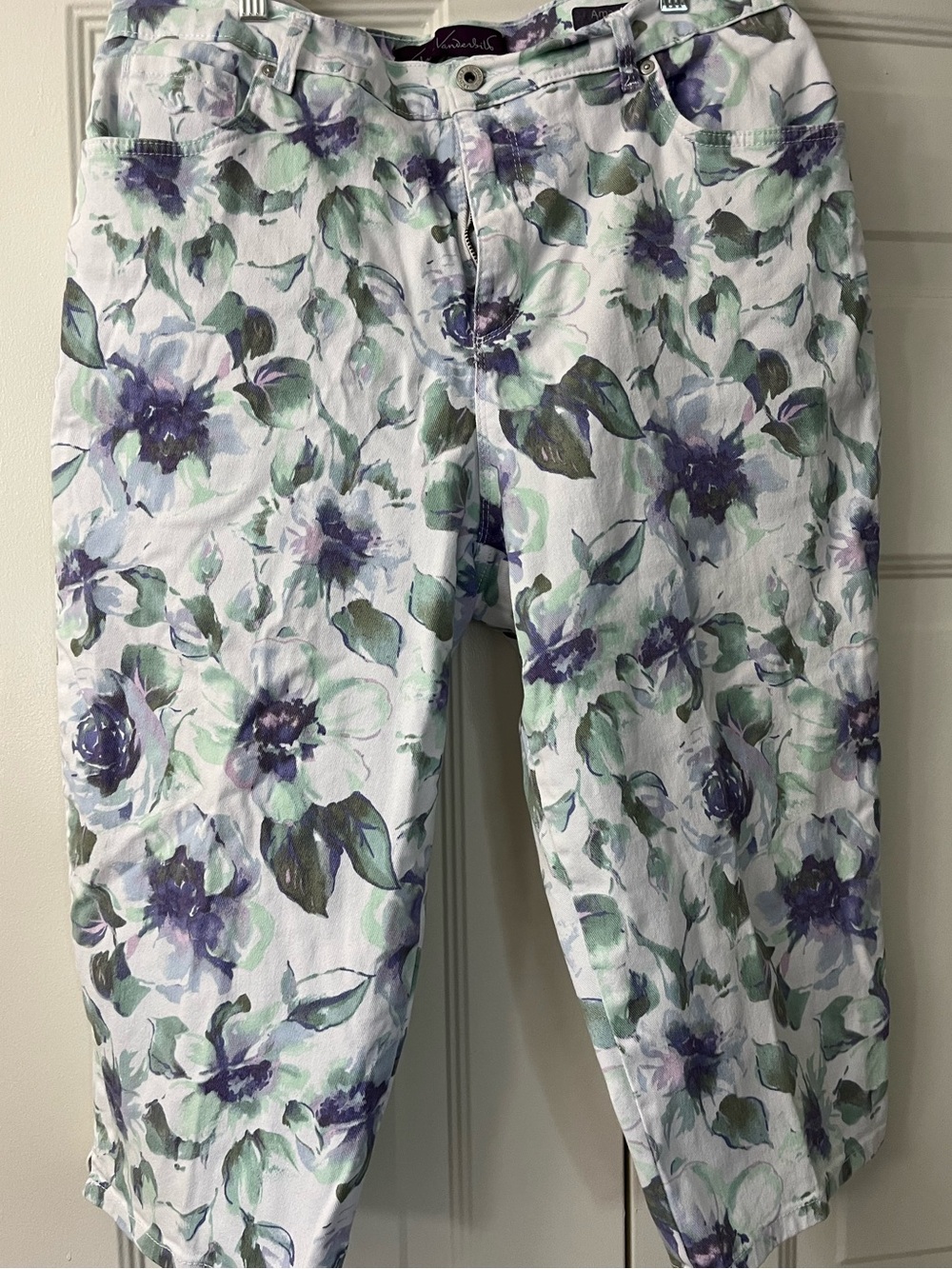 Gloria Vanderbilt Amanda Floral Capri